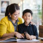 Which Texts Guide Montessori Trainee Development?