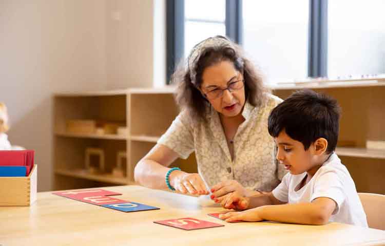 montessori-language-development